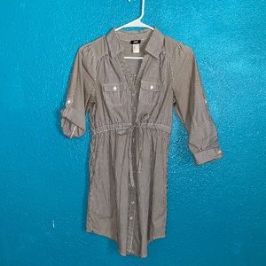H&M button up dress with cinch waist.